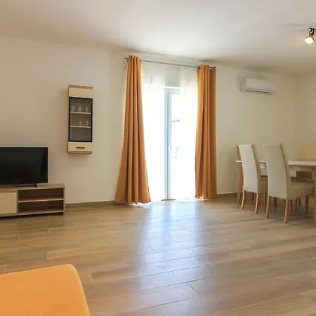 New Seve Ii With Pool, Near The Town Center, 3km From The Villa Póla