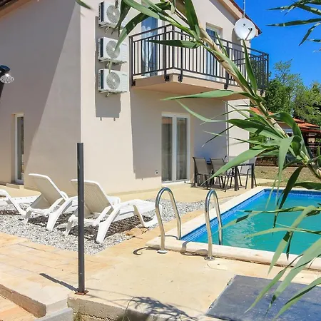 New Seve Ii With Pool, Near The Town Center, 3km From The Vila *