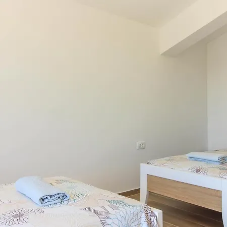 New Seve Ii With Pool, Near The Town Center, 3km From The Vila *
