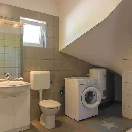 New Seve Ii With Pool, Near The Town Center, 3km From The Vila Pula